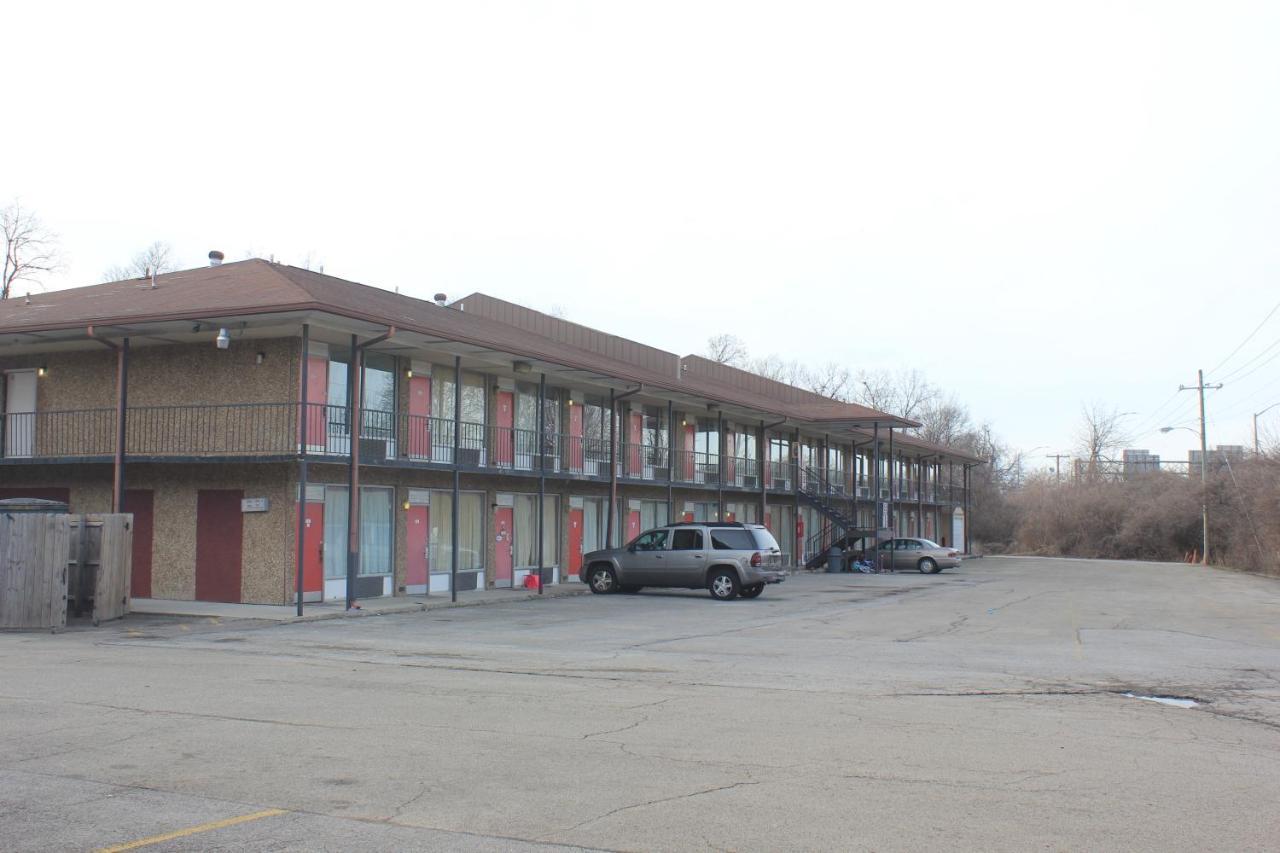Red Carpet Inn - Louisville Bagian luar foto