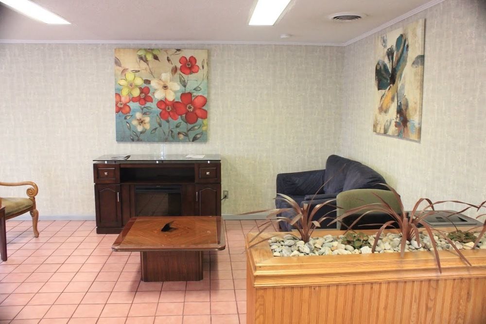 Red Carpet Inn - Louisville Bagian luar foto