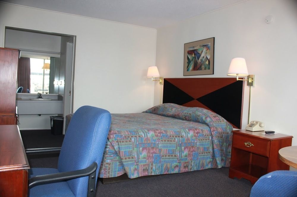 Red Carpet Inn - Louisville Ruang foto