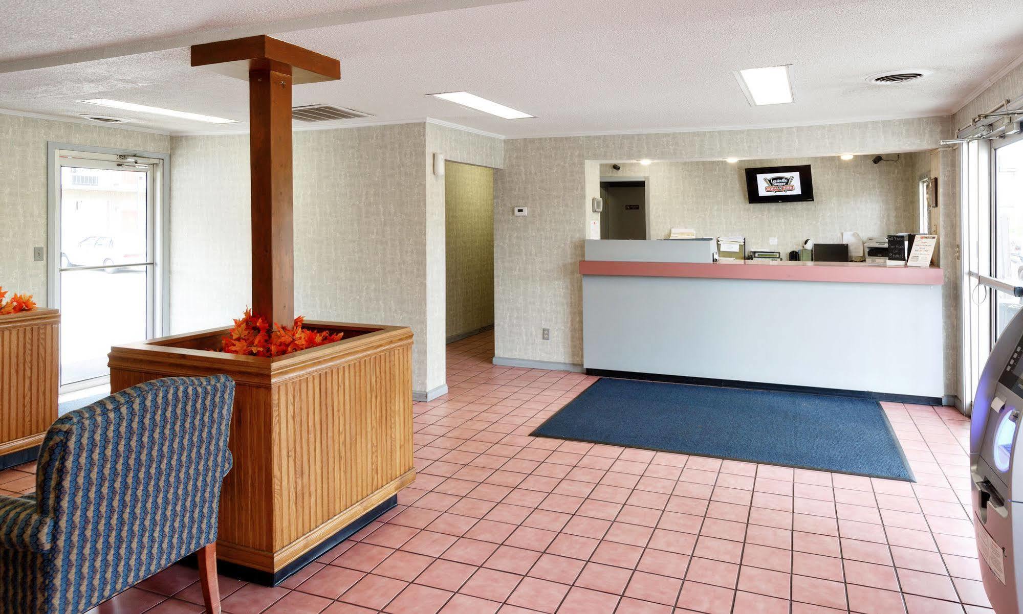 Red Carpet Inn - Louisville Bagian luar foto