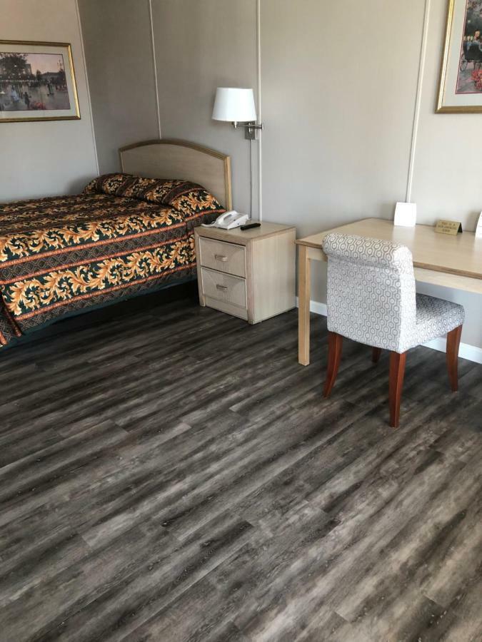 Red Carpet Inn - Louisville Bagian luar foto