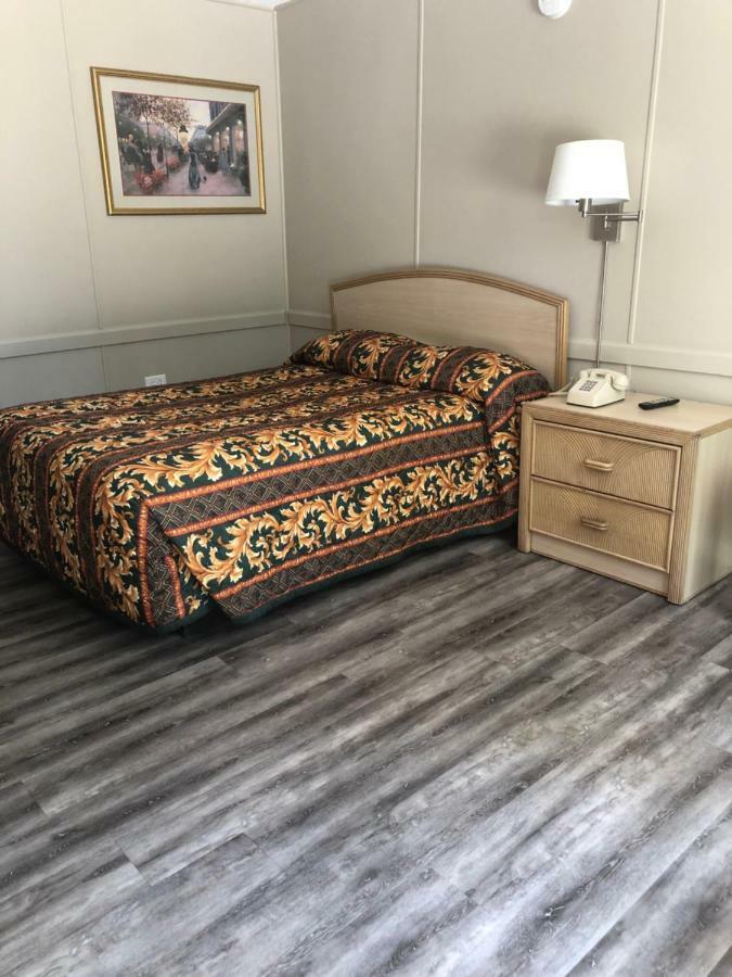 Red Carpet Inn - Louisville Bagian luar foto